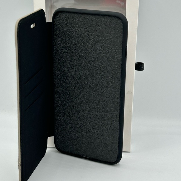 BMW Cream Phone Case for Cell Phones compatible with iPhone 8 Plus. - Picture 4 of 6